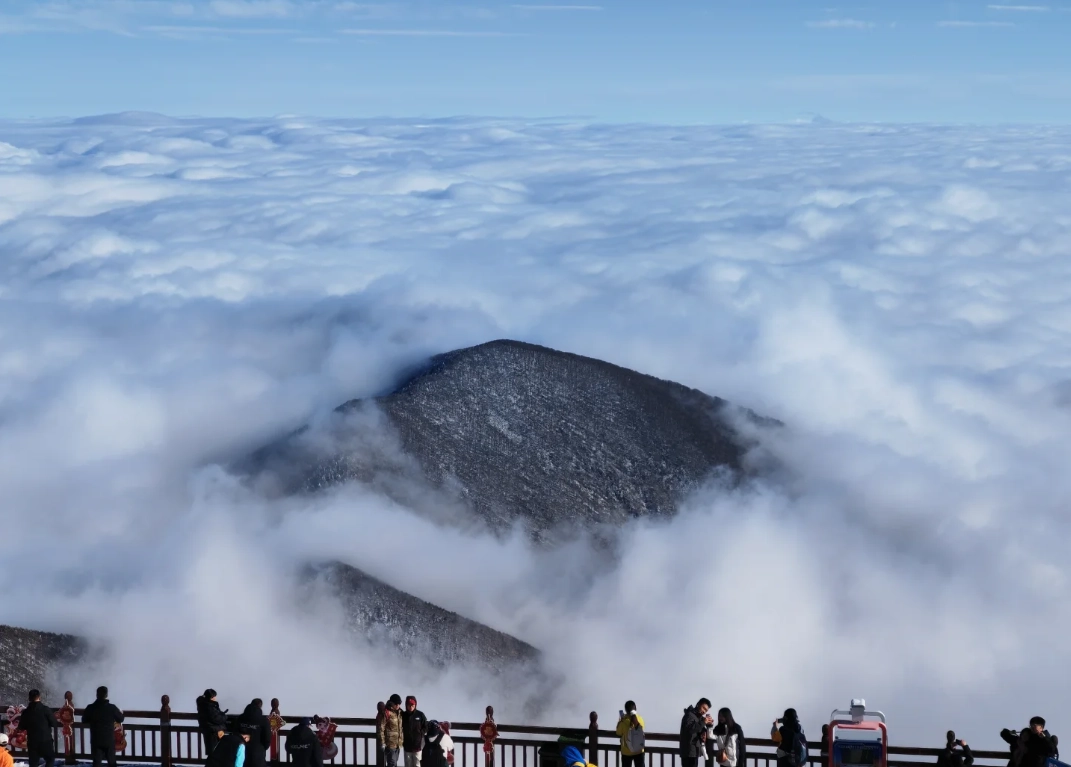 Photo of Taibai Mountain National Forest Park: hiking Taibai Mountain from Xi'an