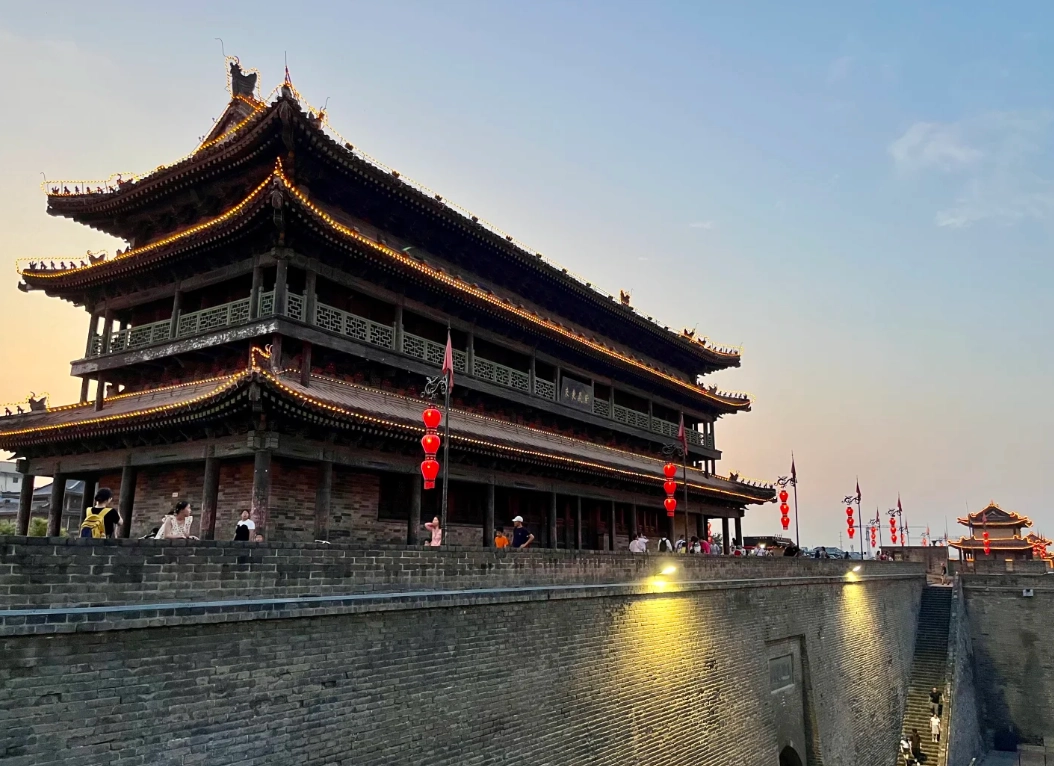 how to get to Xi'an City Wall from Xi'an North Railway Station