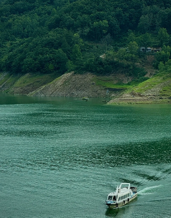 Photo of Yinghu Lake Scenic Area: Yinghu Lake photography