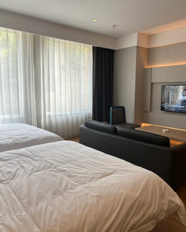Find Your Perfect Stay Near Baota Mountain