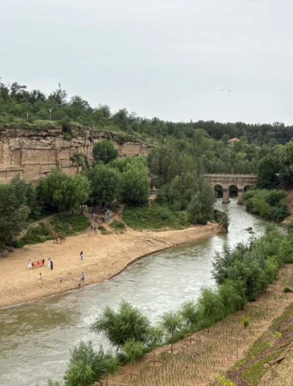 Yulin Hongshi Gorge travel