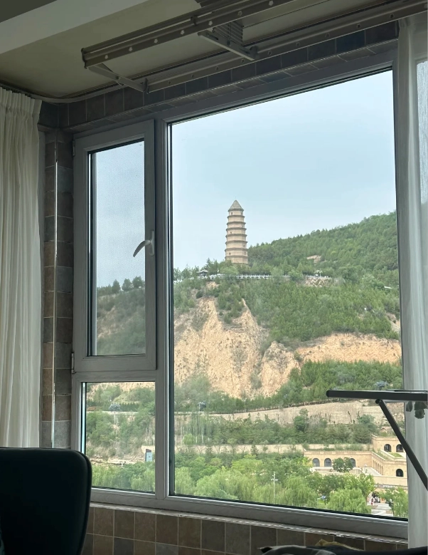 hotels near Baota Mountain with mountain view