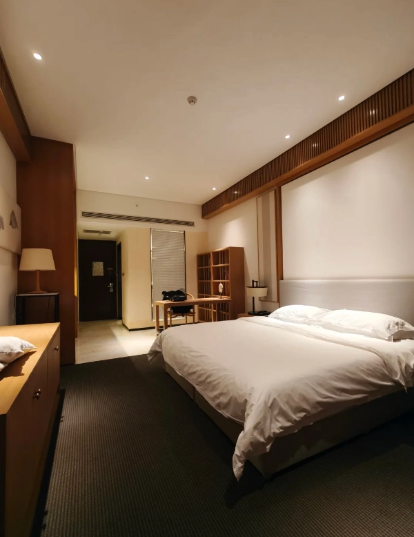 Where to Stay Near Famen Temple: A Real Guide for Foreign Travelers