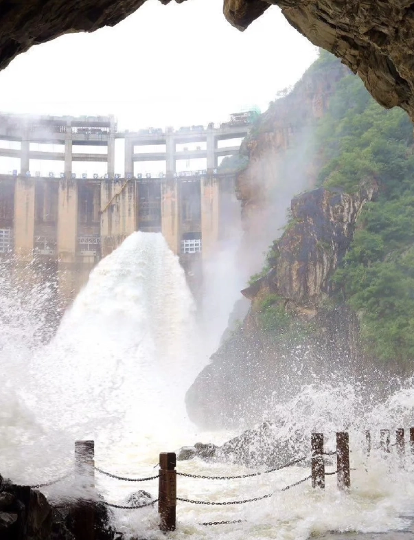 Travel photos of Hanzhong: Shimen Plank Road ticket booking foreigner