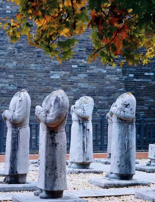 Photo of Qianling Mausoleum: Tang Dynasty tombs