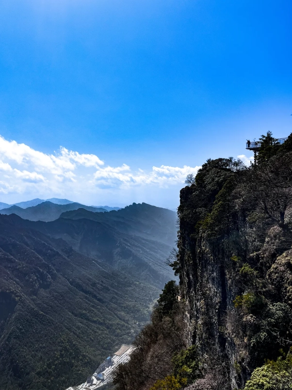 Longtou Mountain Resort: Planning Your Visit to the Dragon Head Peak