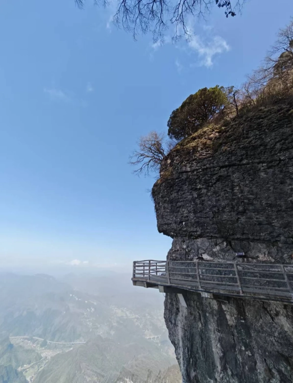 Travel photos of Hanzhong: Longtou Mountain travel guide