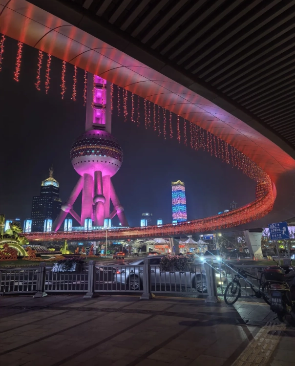 Photo of Oriental Pearl Tower: Shanghai TV Tower