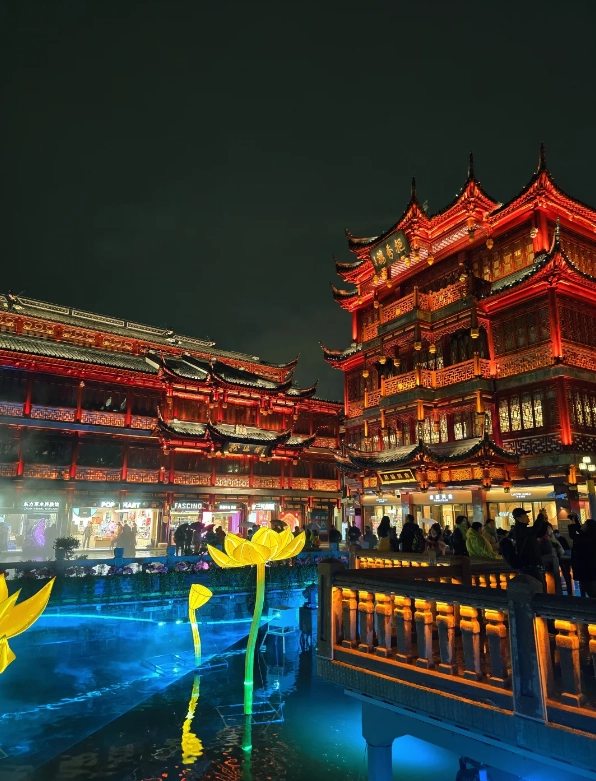Shanghai Yu Garden lights