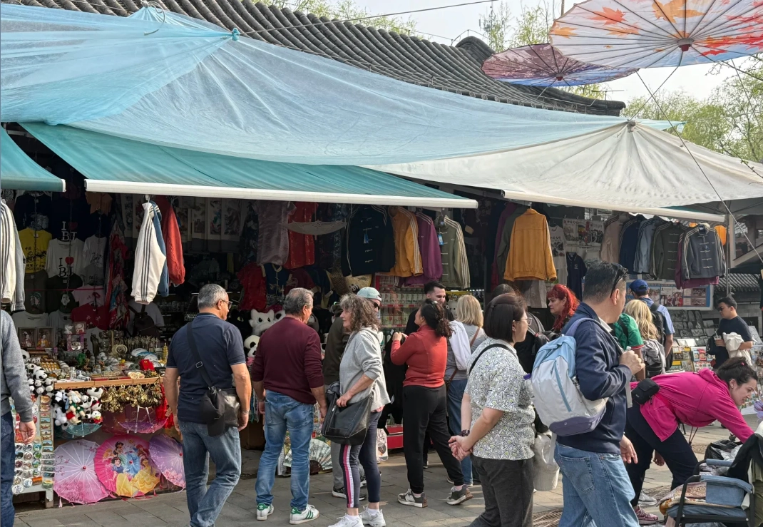 Mutianyu Great Wall shopping