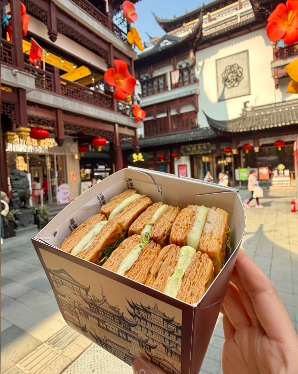 Yu Garden Shopping Guide: What to Buy & How to Negotiate in Shanghai