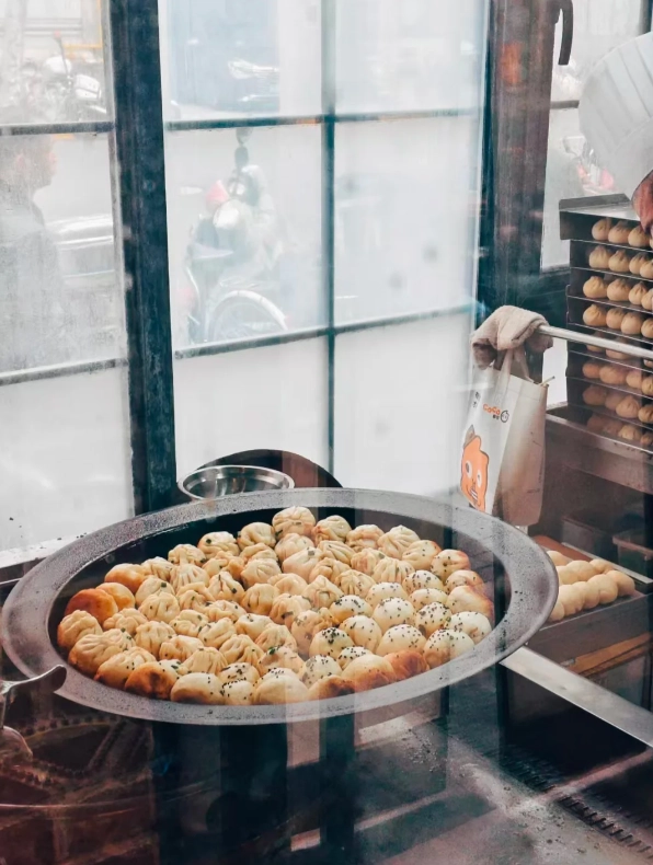 Shanghai Shengjian Mantou: A Crispy Guide to the City's Best