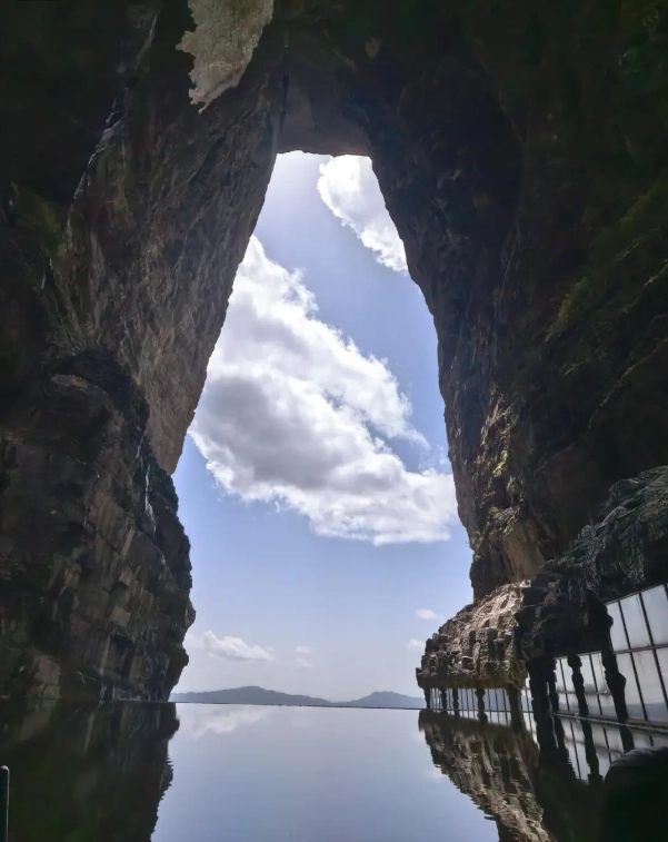 Travel photos of Zhangjiajie: Baofeng Lake