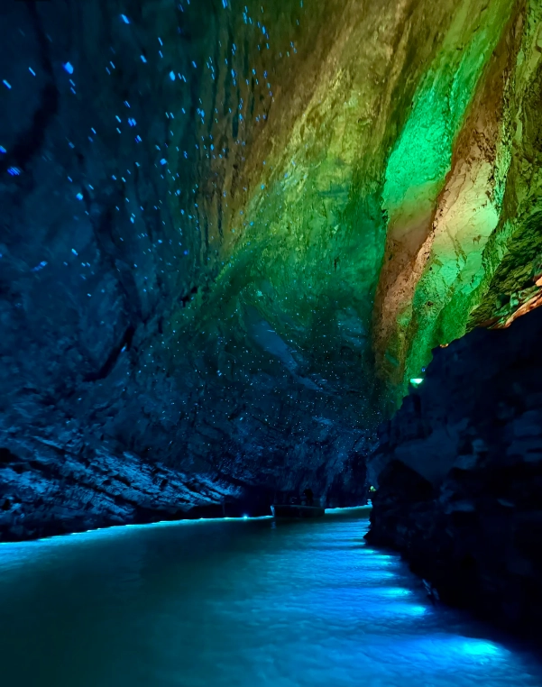 Photo of Yellow Dragon Cave: Zhangjiajie in autumn
