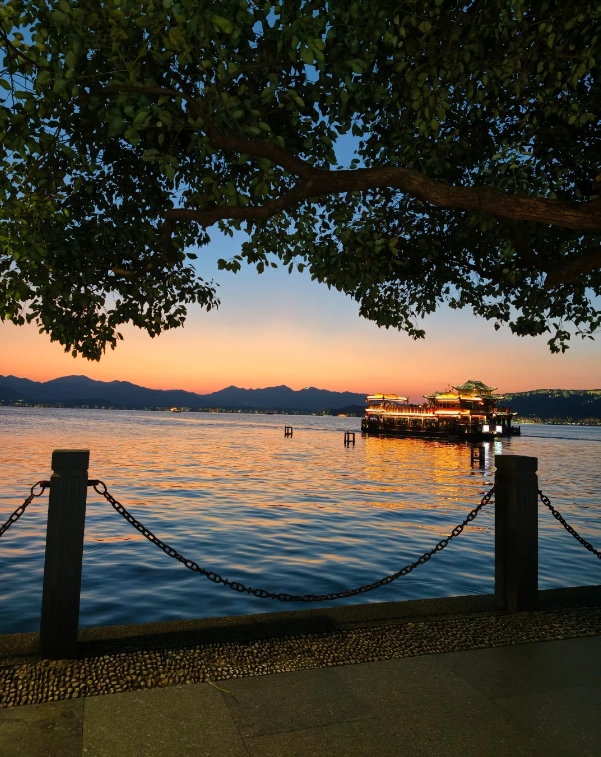 Photo of West Lake: West Lake boat tour