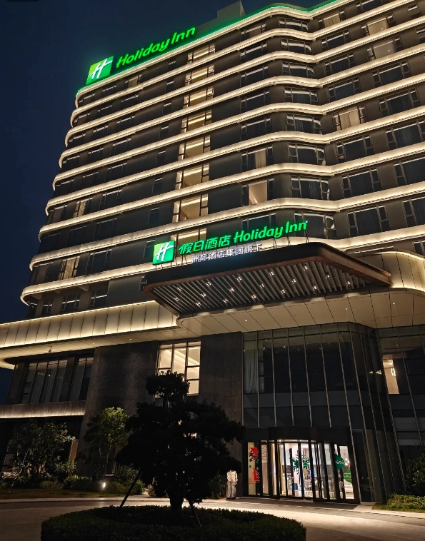 staying near Songjiang Happy Valley