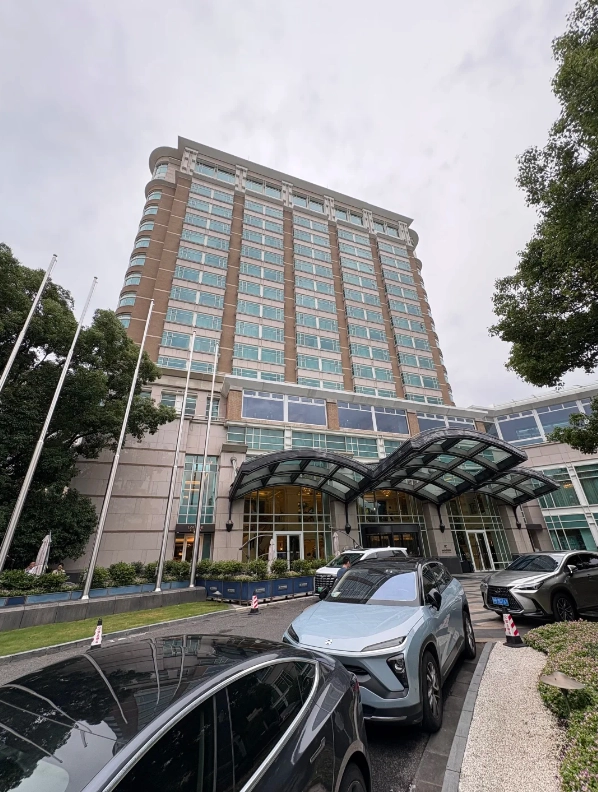best hotels near People's Square