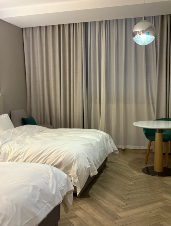 where to stay near Qingcheng Mountain