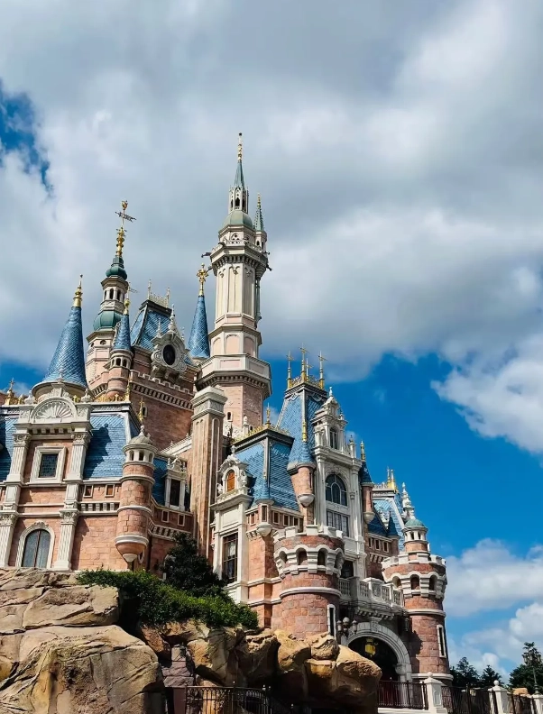 Shanghai Disney App: Foreigner's Guide to Tickets and Virtual Queues