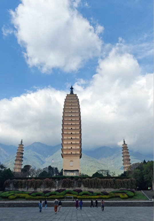 Photo of Chongsheng Temple Three-Pagoda: Three Pagodas Dali