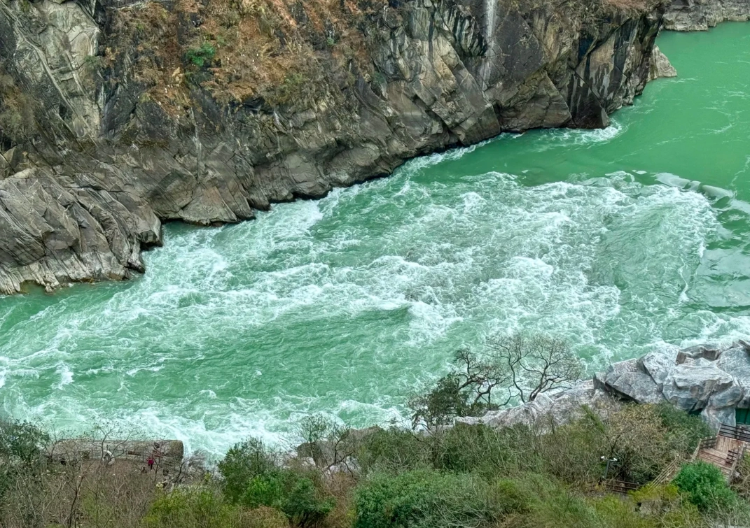 Photo of Tiger Leaping Gorge: Tiger Leaping Gorge trail