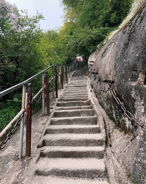 Huashan plank walk