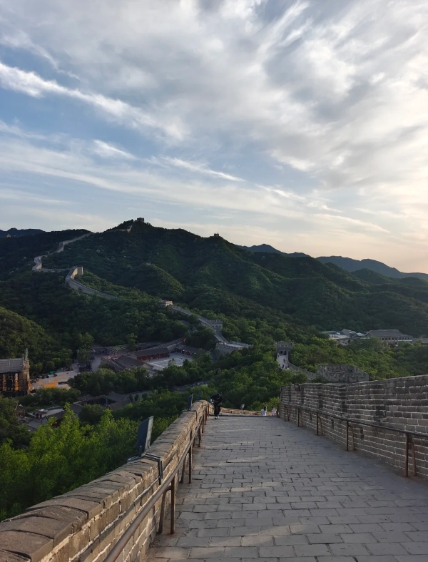 Badaling Great Wall pros and cons Badaling Great Wall pros and cons