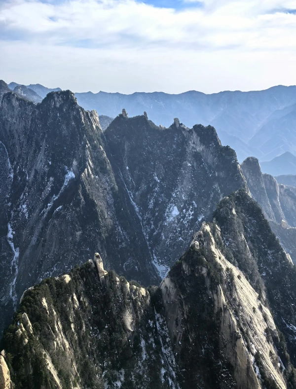 Mount Hua Hike: Plank Walk Tips, Trails, Tickets & Transport