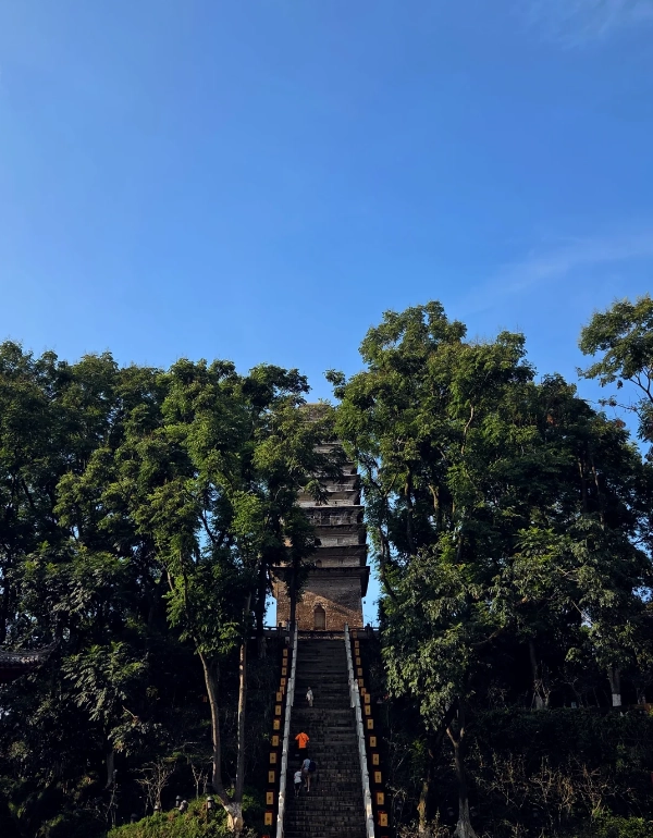Leshan Giant Buddha day trip Leshan Giant Buddha day trip