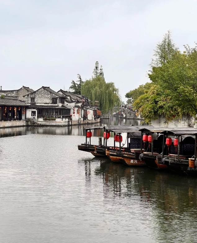 Zhouzhuang vs Wuzhen Zhouzhuang vs Wuzhen