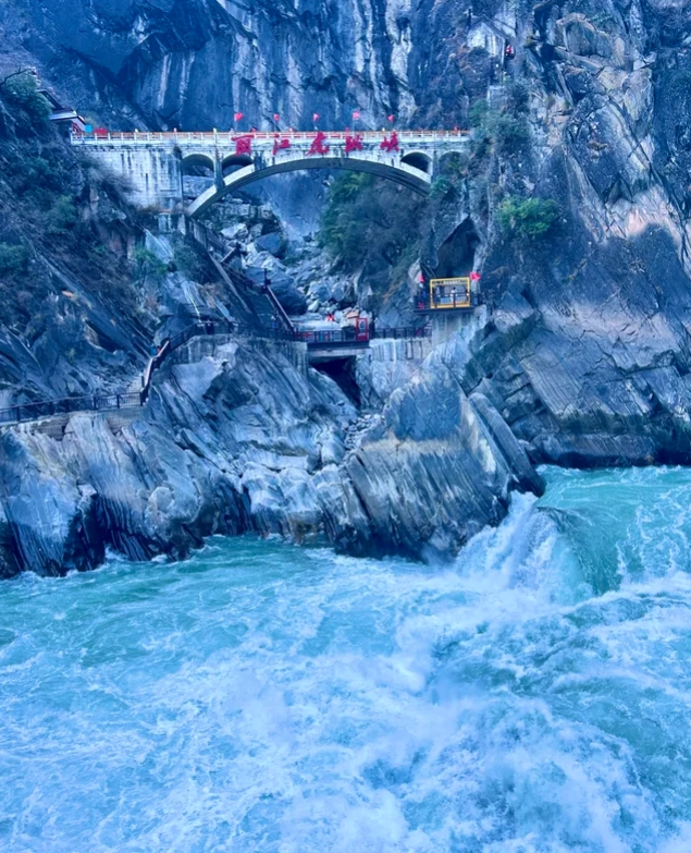 Jade Dragon Snow Mountain