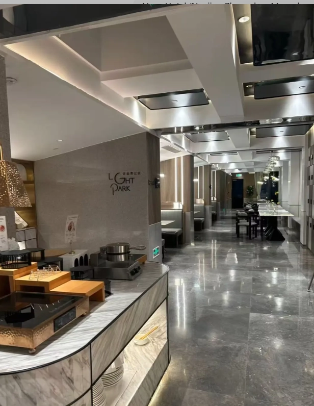 Xuanwu Lake hotels