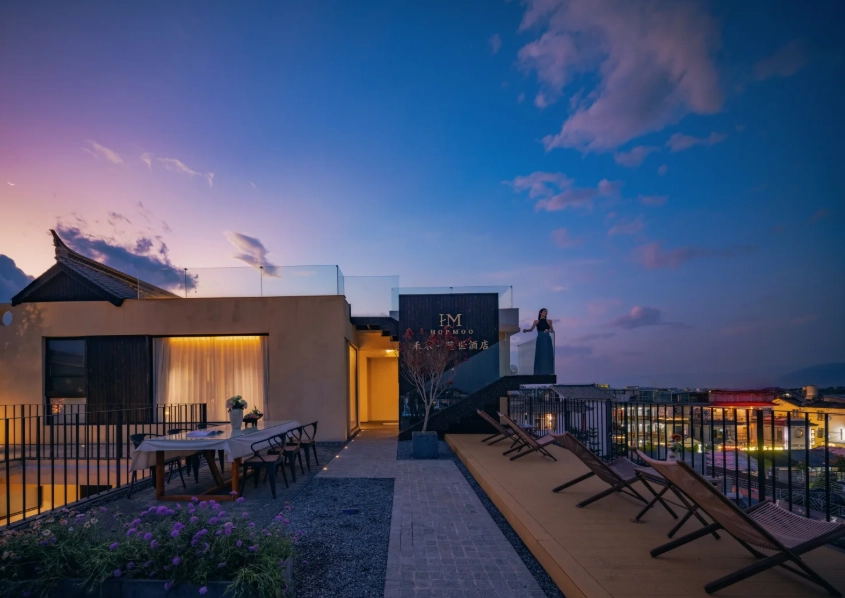 where to stay near Yunnan Wildlife Park
