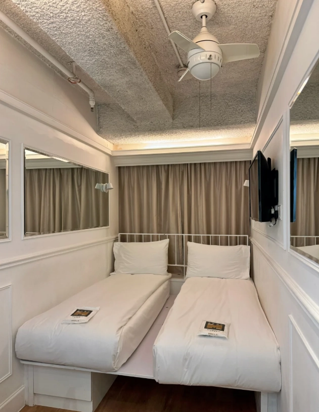 best hotels near Victoria Harbour best hotels near Victoria Harbour