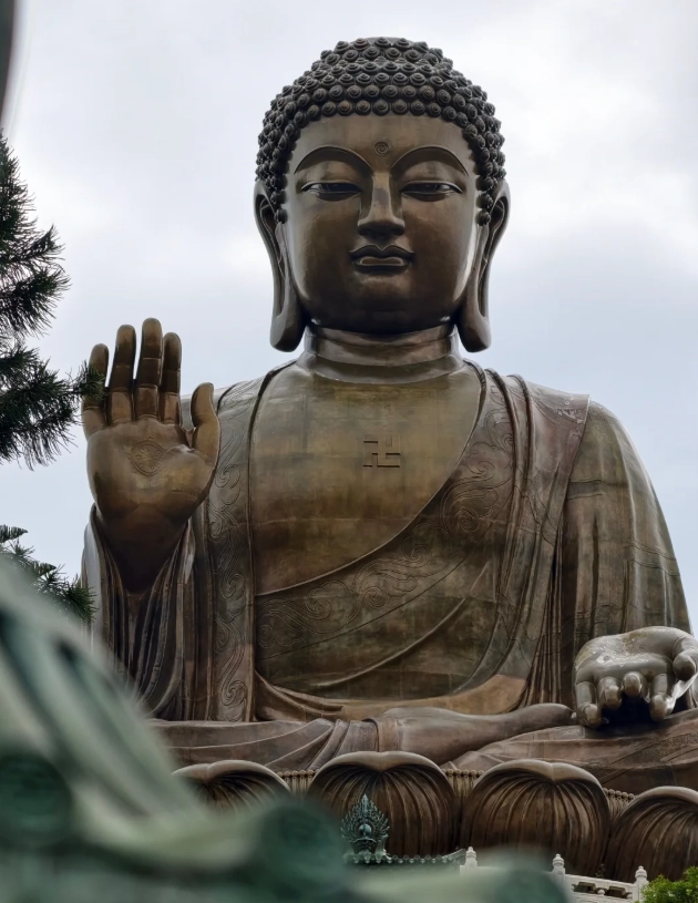 Tian Tan Buddha