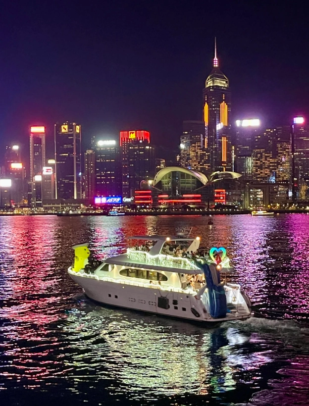 Victoria Harbour night cruise