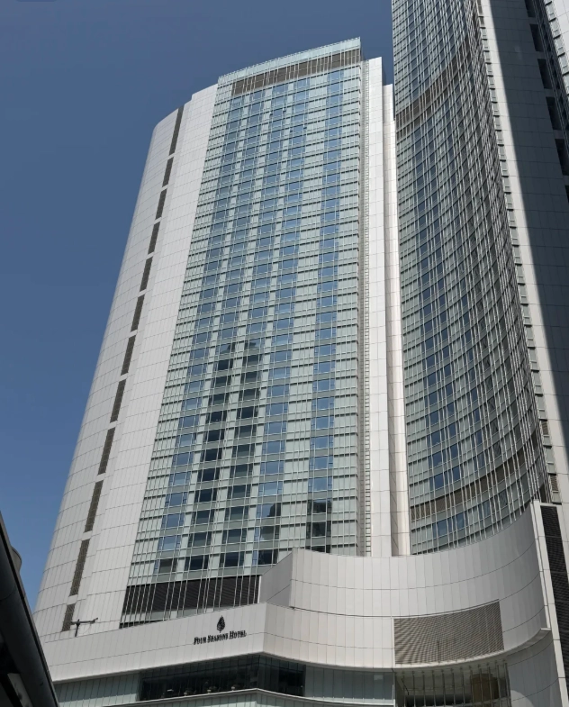 where to stay near victoria peak