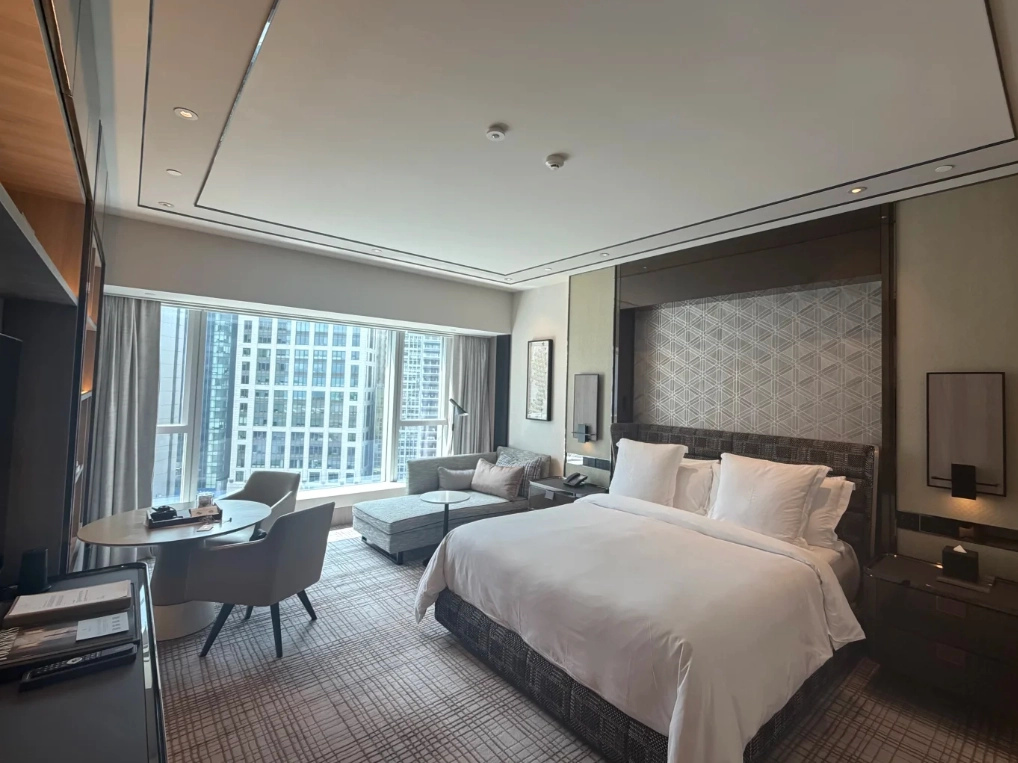 best hotels near victoria peak hong kong