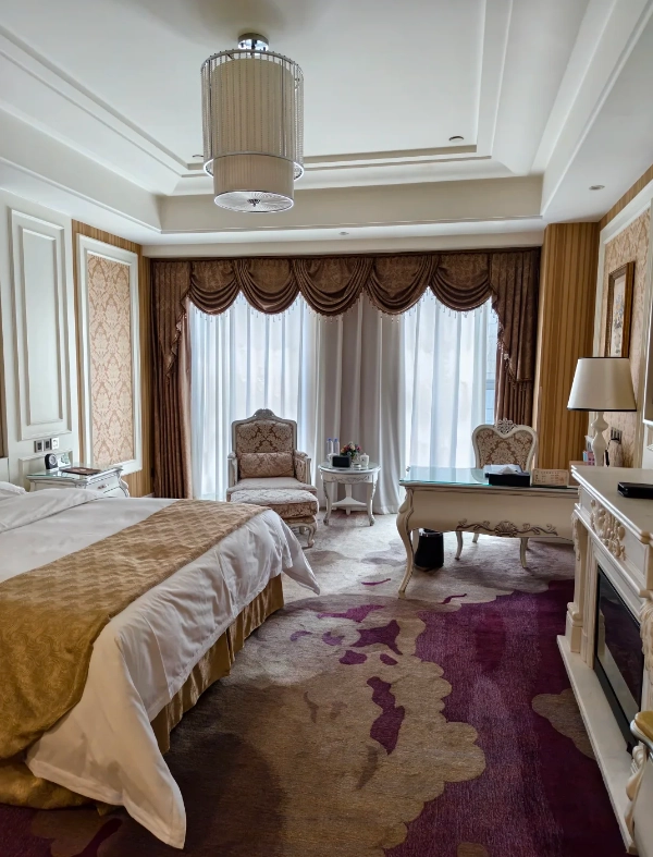 hotels near Nine-Dragon Screen Datong