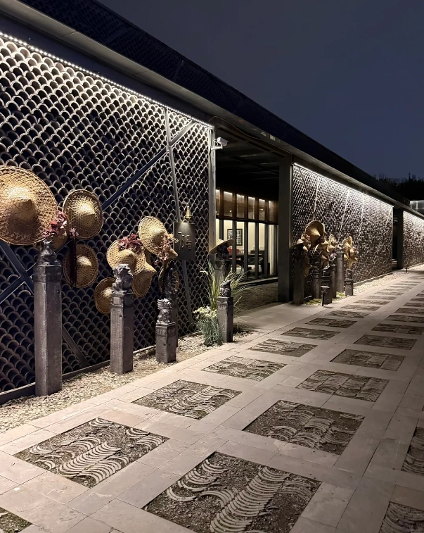 Datong Nine-Dragon Screen accommodation
