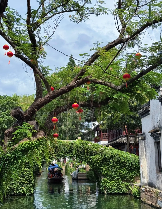 Tongli vs Zhouzhuang Tongli vs Zhouzhuang