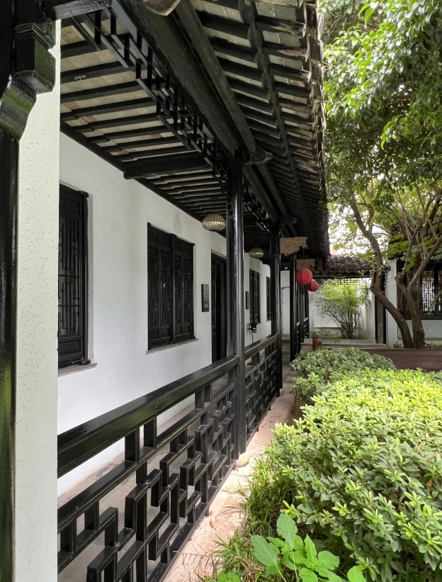 best hotels near Tongli