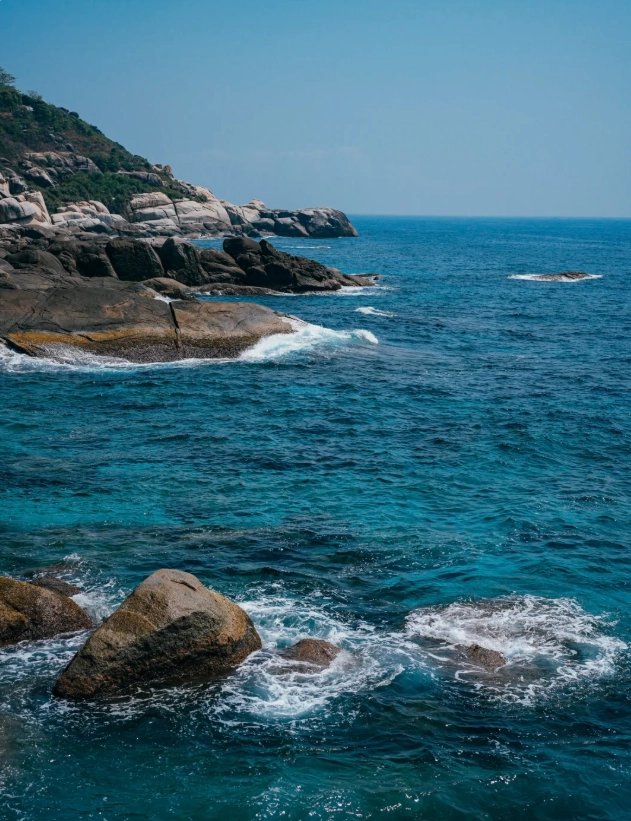 Yalong Bay