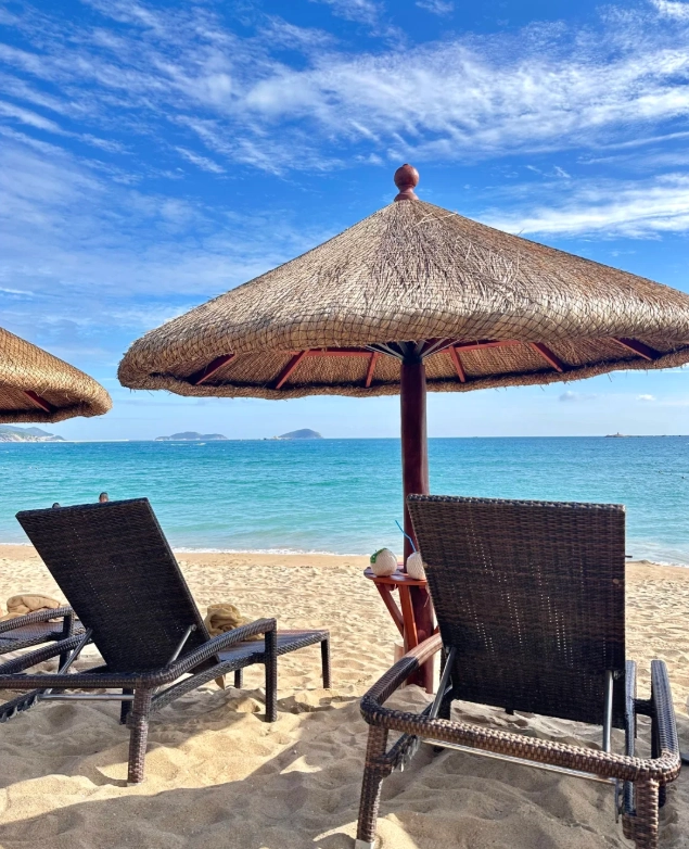 Yalong Bay travel guide Yalong Bay travel guide