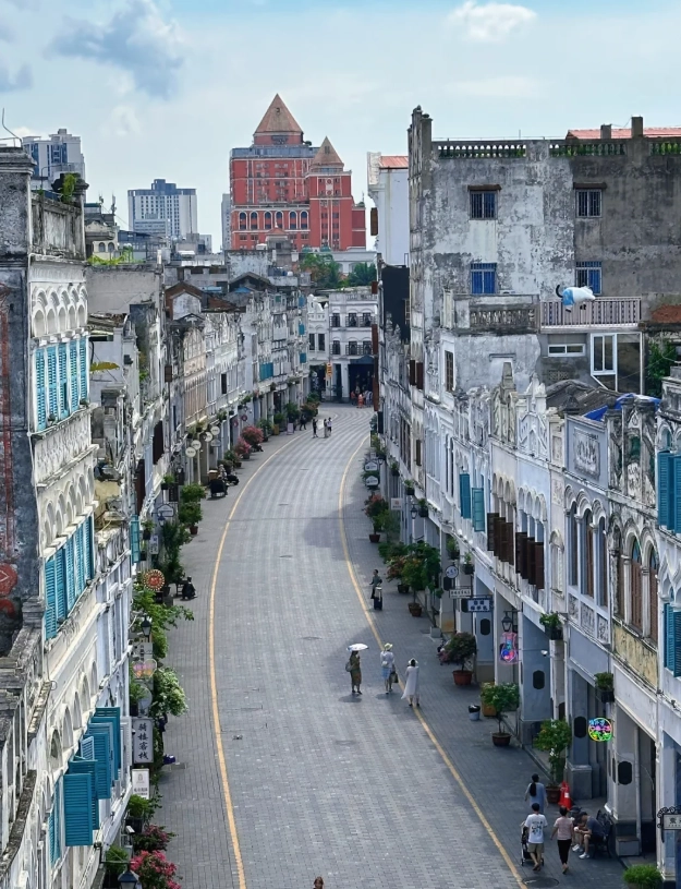how to visit Qilou Old Street