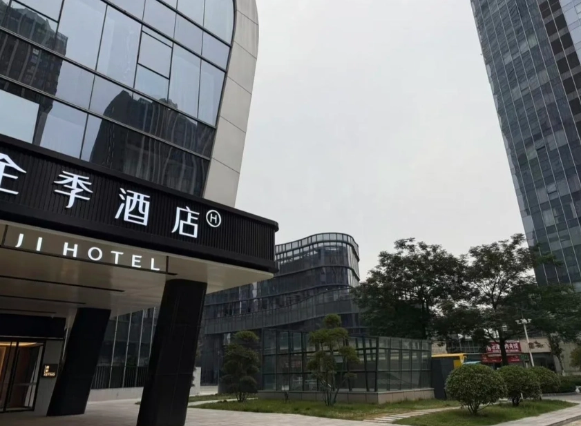 Where to Stay Near Luoyang Museum: Top Hotels for Culture Lovers