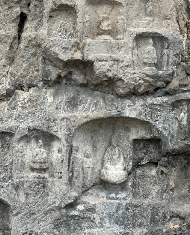 Travel photos of Luoyang: Longmen Grottoes best time to visit
