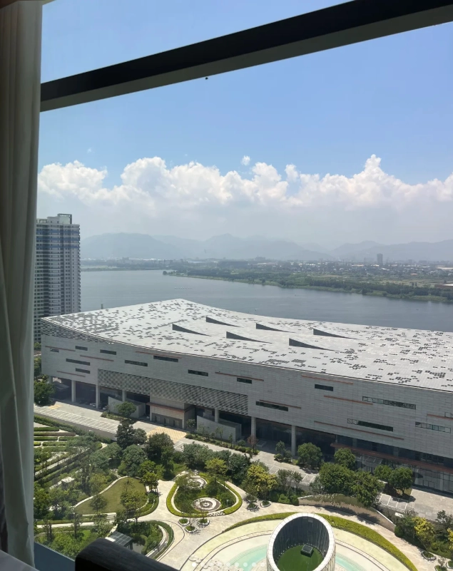 Where to Stay Near Three Lanes and Seven Alleys: Best Areas & Hotels