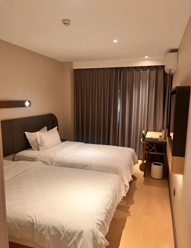 best places to stay Longmen Grottoes