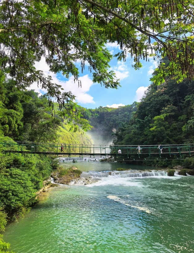 Huangguoshu Waterfall from Guiyang Huangguoshu Waterfall from Guiyang